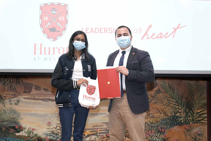  Glinks International’s Students received scholarships from Huron University, Canada