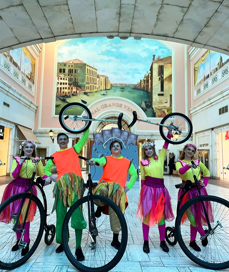  Captivating Circus Shows Mesmerize Visitors at Mercato during Dubai Summer Surprises!